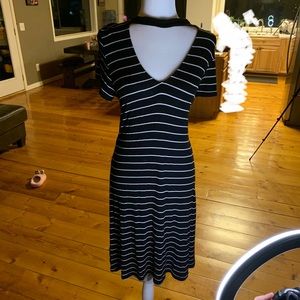 Cute neck dress w choker